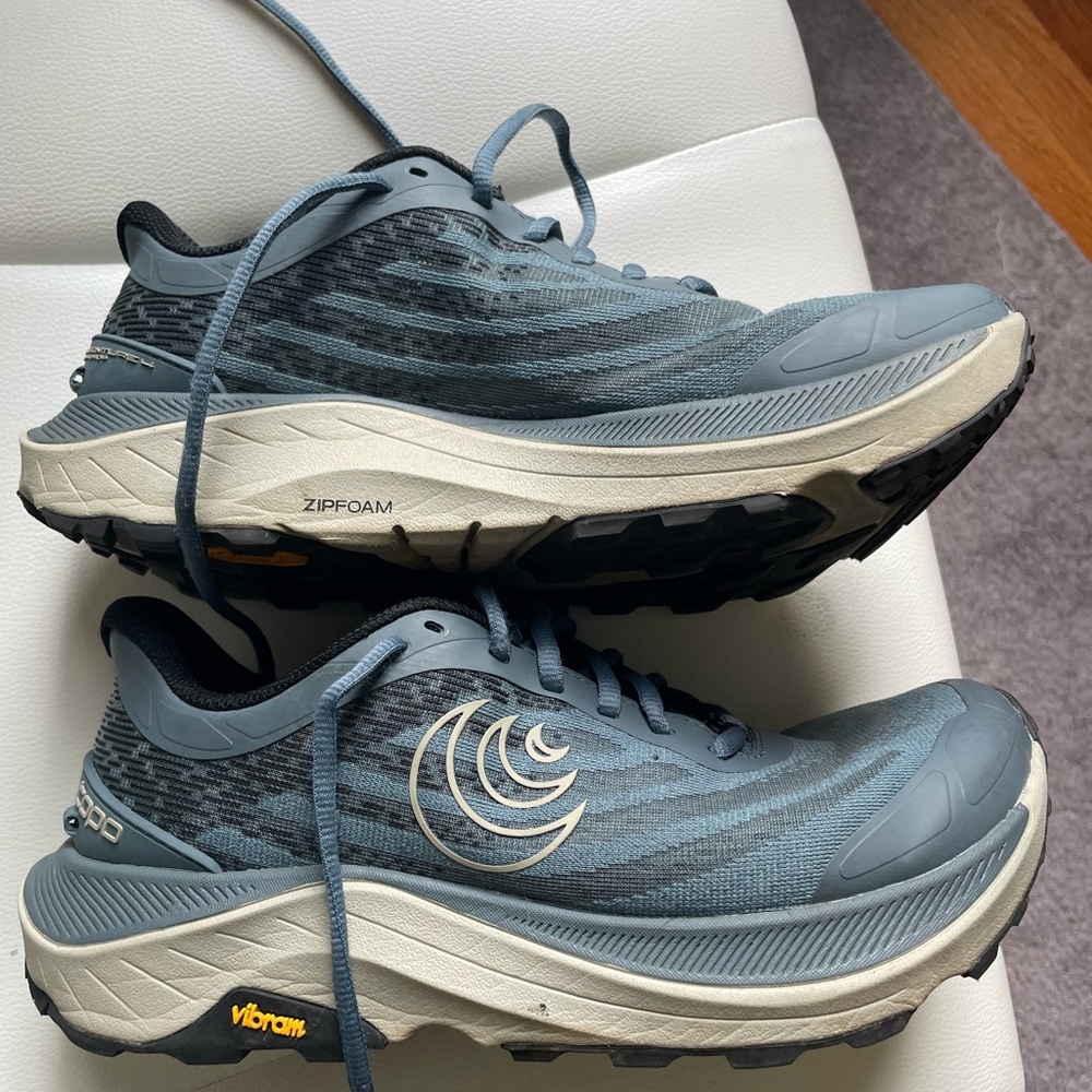 Topo Atheltic Ultraventure 4 Running Shoes stone gray women’s 8 EU 39